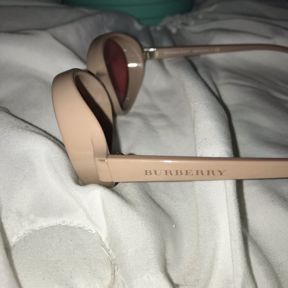 Burberry Authentic - Picture 2 of 3